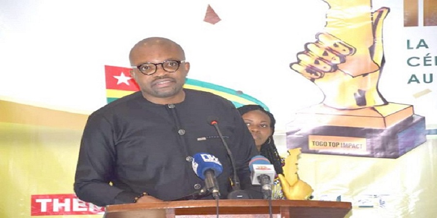 Jean-Paul Agboh Ahou&eacute;l&eacute;t&eacute;, meilleur journaliste du Togo en 2021