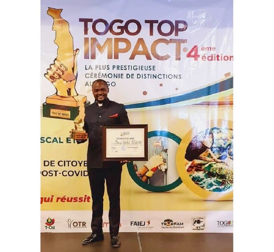 TOGO TOP IMPACT 2021 : Dr KODOM d&eacute;croche le prestigieux prix  &laquo; Personnalit&eacute; de l'ann&eacute;e&raquo;